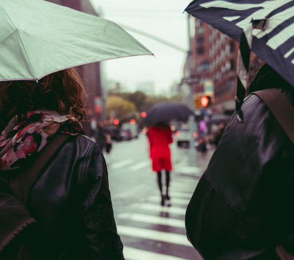 Can You Wear a Leather Jacket in the Rain in the USA in 2025?